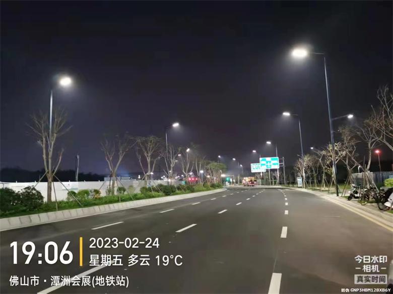 商友照明路灯、标志牌、龙门架助力佛山展荷路道路工E徏? width=